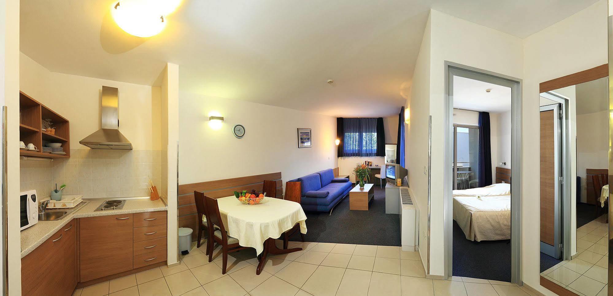 Apartmani Marija Postira Extérieur photo
